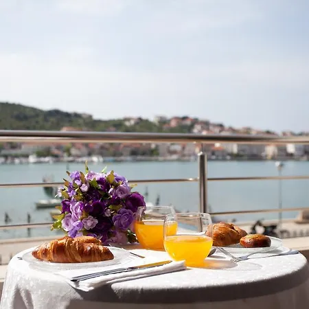 Apartments Svjetlana Trogir Room photo