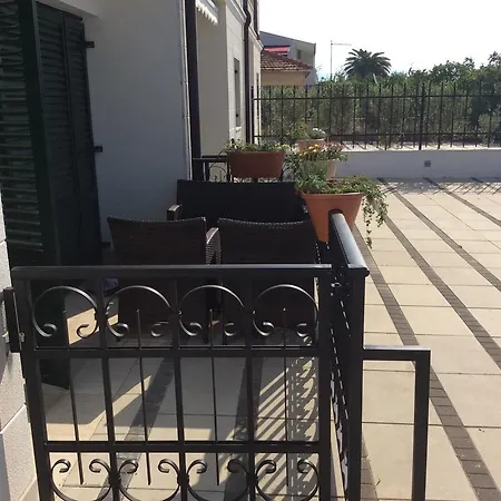 Apartments Svjetlana Trogir Exterior photo